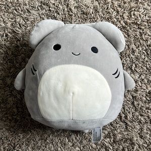 Shark squishmellow